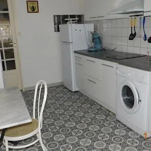 https://la-villeneuve-les-avignon.fr-provencehotel.com