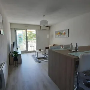 https://pin-rolland-appartement-2-chambres-400m-de-la-plage.fr-provencehotel.com